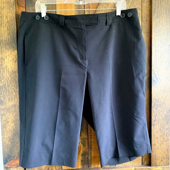 Larry Levine Capri Dress Pant - Picture 1 of 5